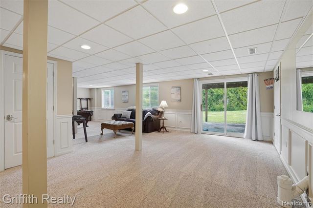 938 Meadowbrook Court, Milford, MI 48381