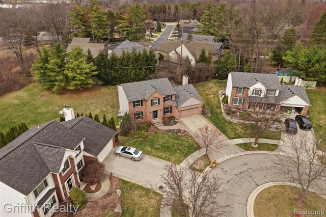 938 Meadowbrook Court, Milford, MI 48381
