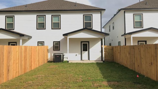9214 Nyssa Avenue B, Houston, TX 77078