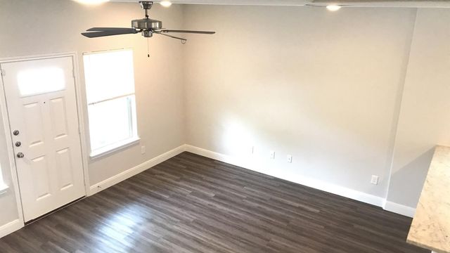 9214 Nyssa Avenue B, Houston, TX 77078