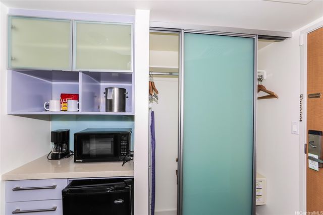 410 Atkinson Drive 956, Honolulu, HI 96814