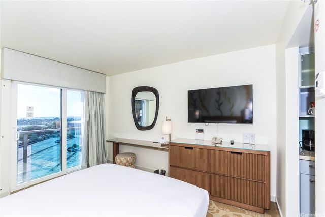 410 Atkinson Drive 956, Honolulu, HI 96814