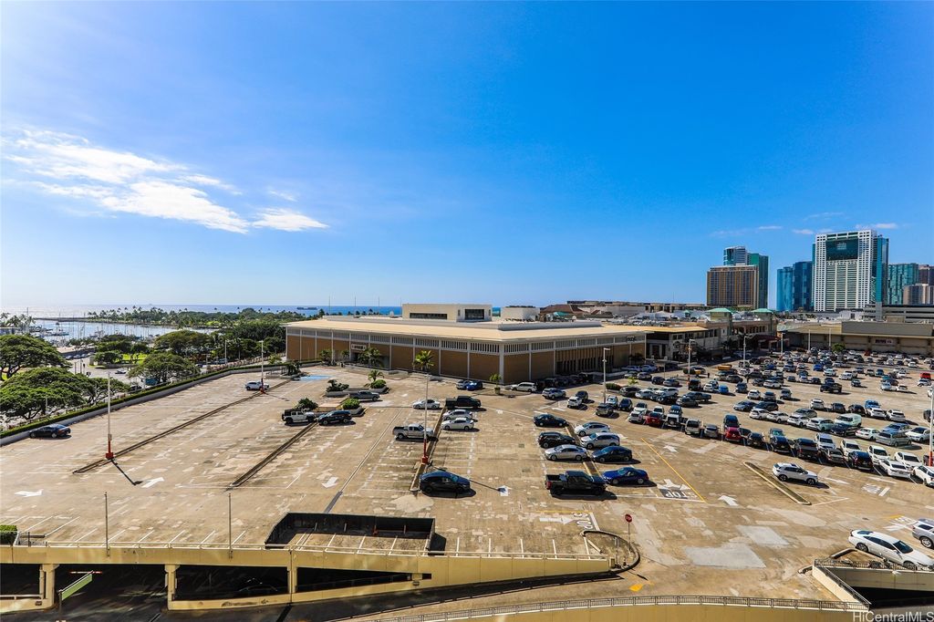 410 Atkinson Drive 956, Honolulu, HI 96814