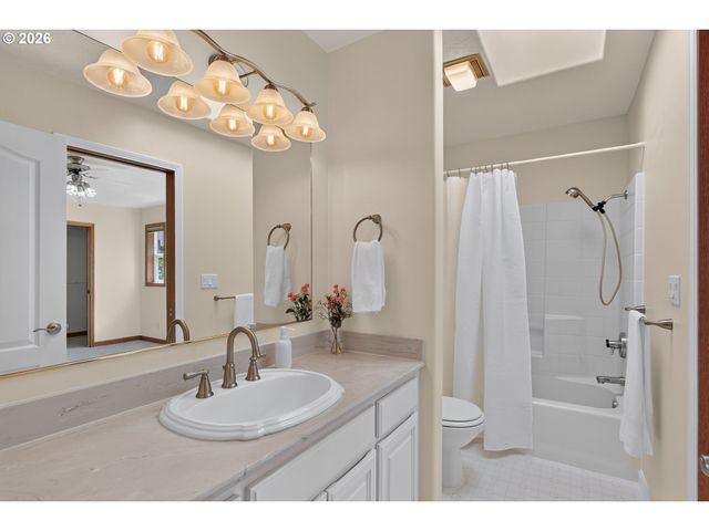 22874 Sw MARTIN Ct, Sherwood, OR 97140