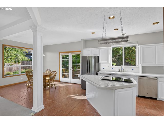 22874 Sw MARTIN Ct, Sherwood, OR 97140