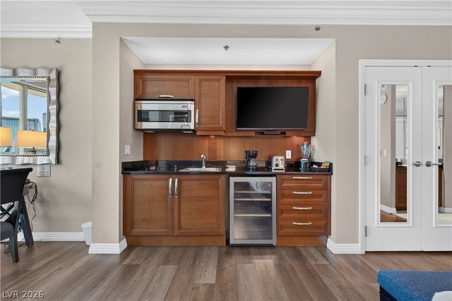 135 East Harmon Avenue 2215, Las Vegas, NV 89109