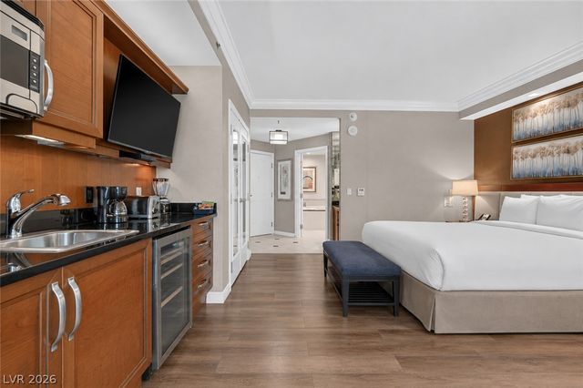 135 East Harmon Avenue 2215, Las Vegas, NV 89109