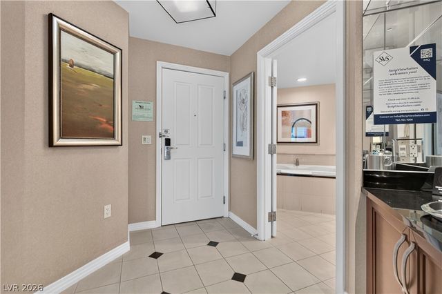 135 East Harmon Avenue 2215, Las Vegas, NV 89109