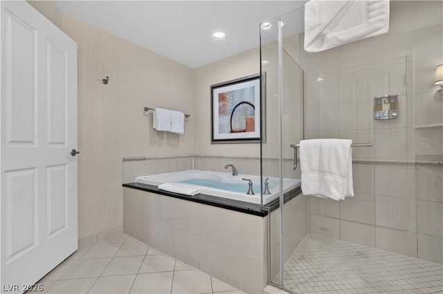 135 East Harmon Avenue 2215, Las Vegas, NV 89109