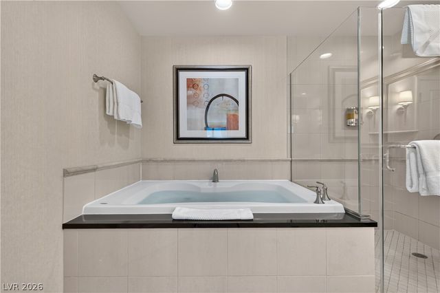 135 East Harmon Avenue 2215, Las Vegas, NV 89109