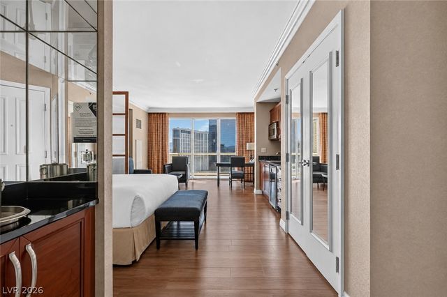 135 East Harmon Avenue 2215, Las Vegas, NV 89109