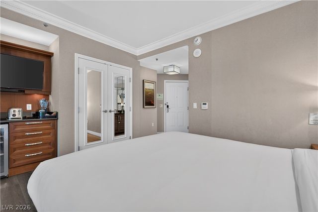 135 East Harmon Avenue 2215, Las Vegas, NV 89109