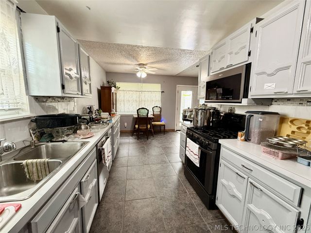 3111 S 149th East Avenue, Tulsa, OK 74134