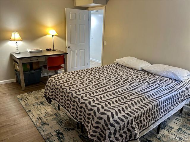 4290 Chateau De Ville Drive C, St Louis, MO 63129