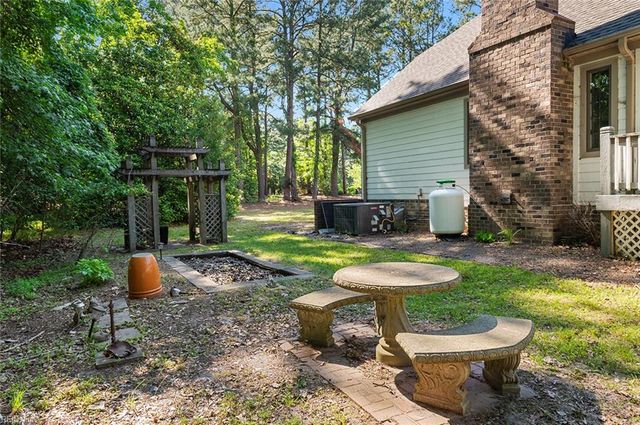 8 Ventnor VW, Carrollton, VA 23314