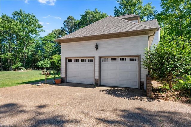 8 Ventnor VW, Carrollton, VA 23314
