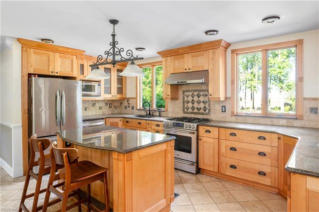 8 Ventnor VW, Carrollton, VA 23314