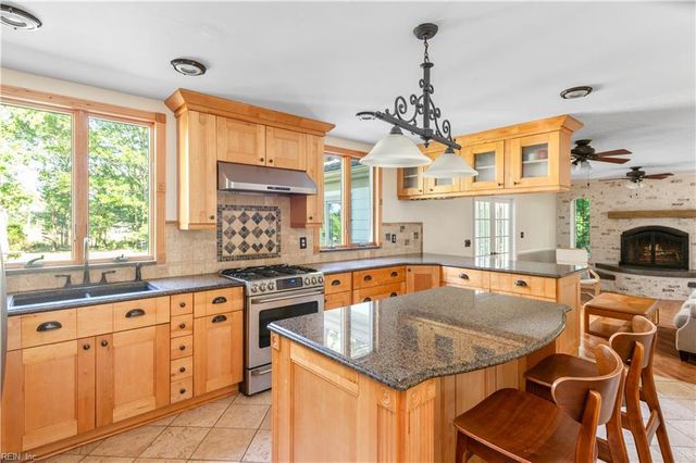 8 Ventnor VW, Carrollton, VA 23314