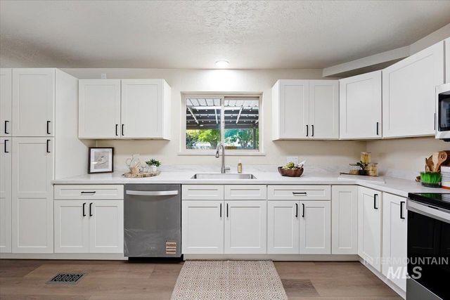 151 Fillmore St, Twin Falls, ID 83301