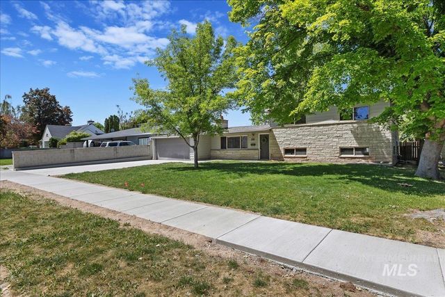 151 Fillmore St, Twin Falls, ID 83301