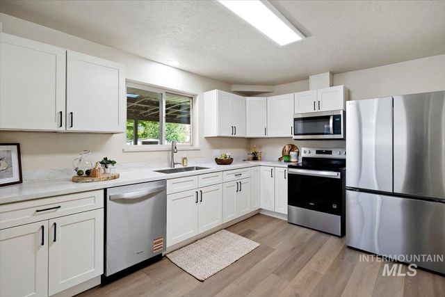 151 Fillmore St, Twin Falls, ID 83301