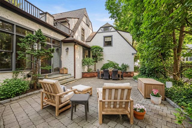 42 Sturgis Road, Bronxville, NY 10708