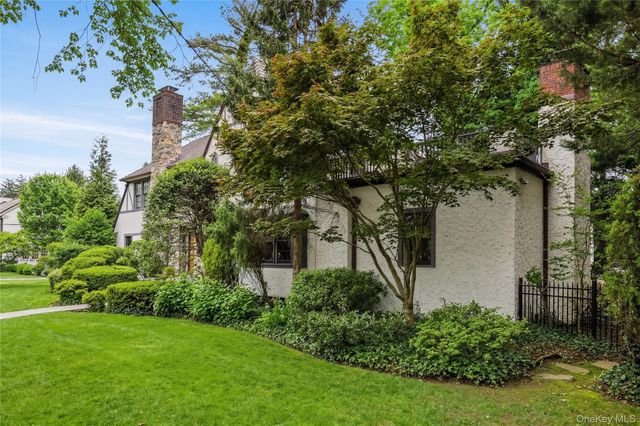 42 Sturgis Road, Bronxville, NY 10708