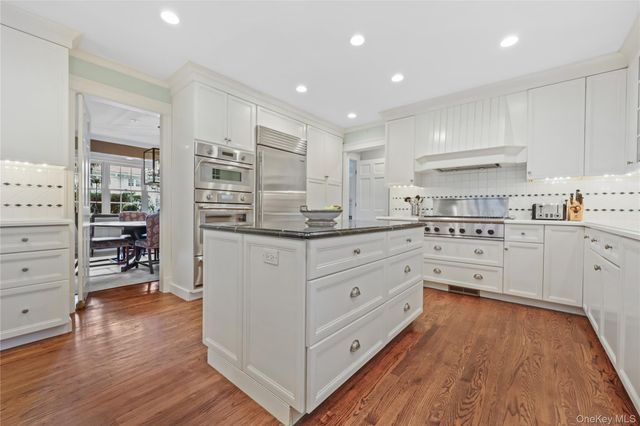 42 Sturgis Road, Bronxville, NY 10708