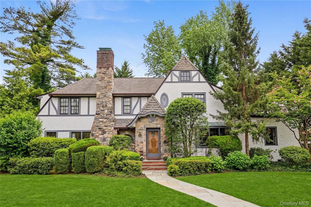 42 Sturgis Road, Bronxville, NY 10708