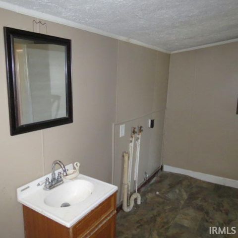 329 E 2nd Street, Peru, IN 46970