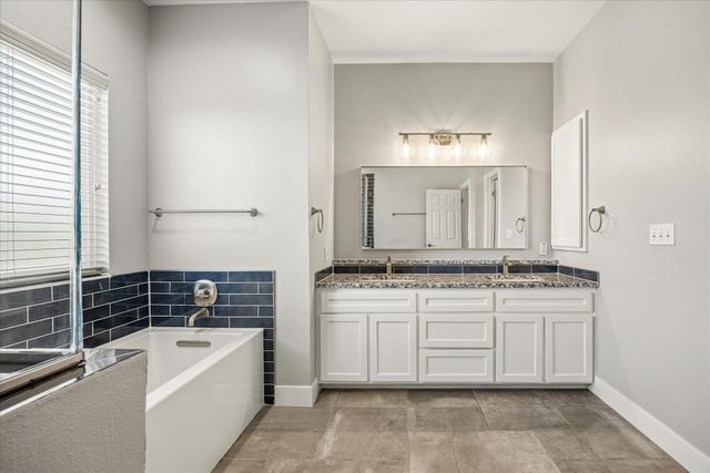 3660 Stagecoach Ranch LOOP, Dripping Springs, TX 78620