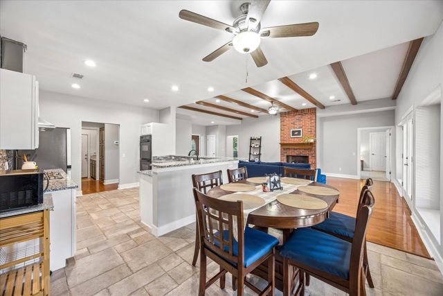 3660 Stagecoach Ranch LOOP, Dripping Springs, TX 78620