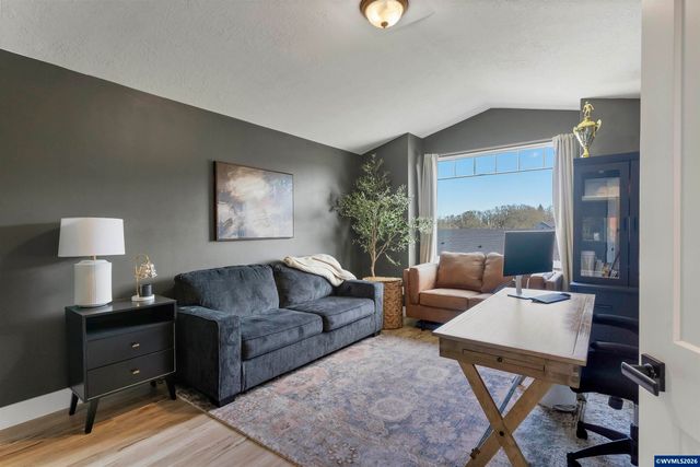 5611 Jeremy Valley Dr SE, Salem, OR 97306