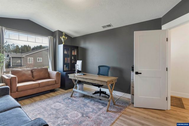 5611 Jeremy Valley Dr SE, Salem, OR 97306