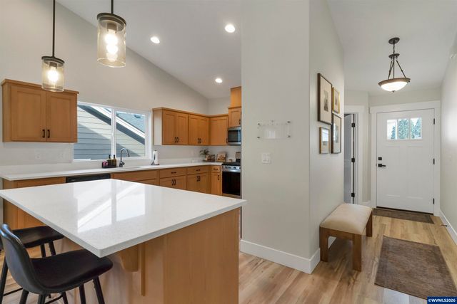 5611 Jeremy Valley Dr SE, Salem, OR 97306