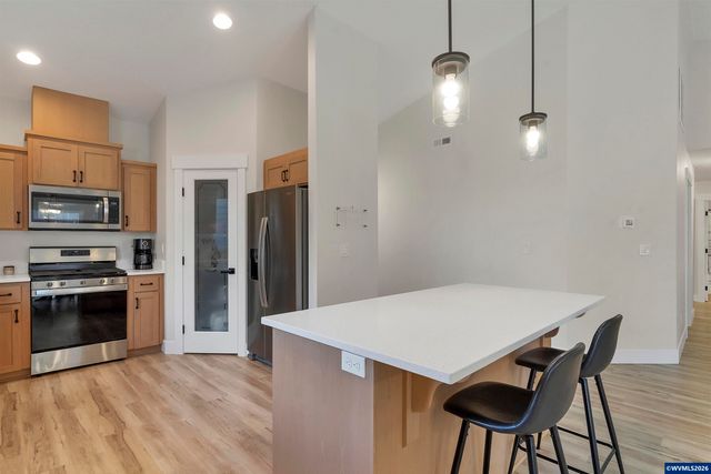 5611 Jeremy Valley Dr SE, Salem, OR 97306