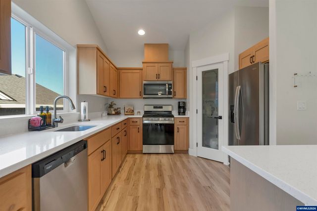 5611 Jeremy Valley Dr SE, Salem, OR 97306