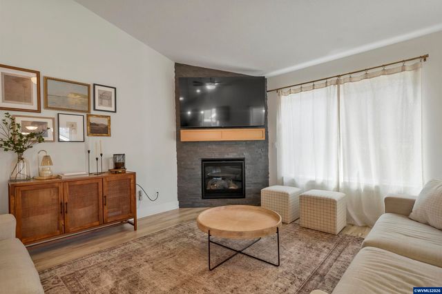 5611 Jeremy Valley Dr SE, Salem, OR 97306