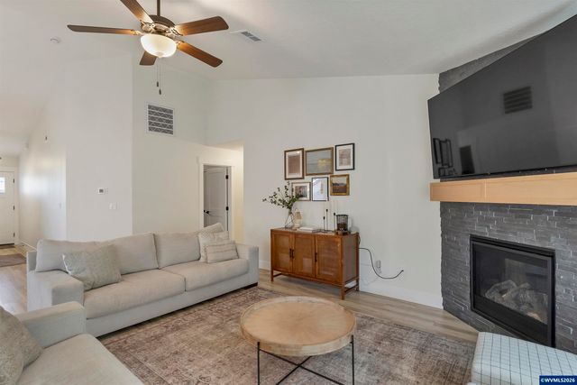 5611 Jeremy Valley Dr SE, Salem, OR 97306