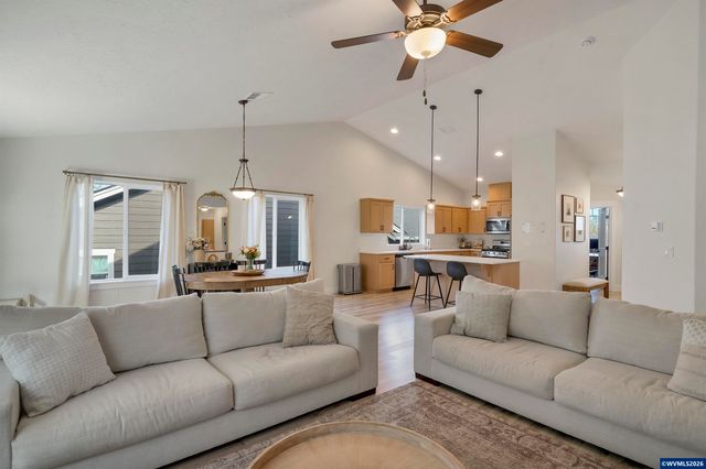 5611 Jeremy Valley Dr SE, Salem, OR 97306