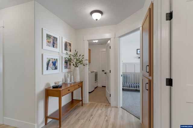 5611 Jeremy Valley Dr SE, Salem, OR 97306