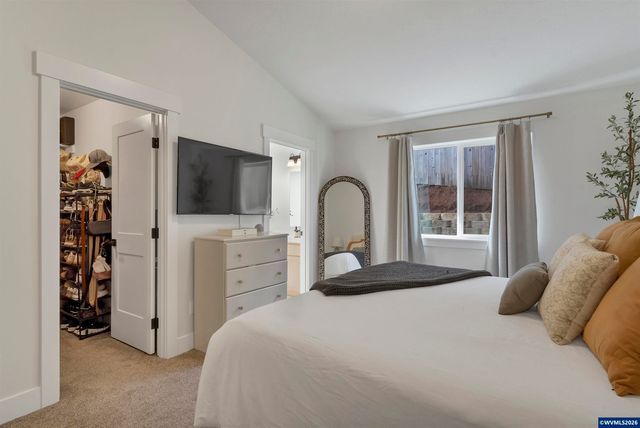 5611 Jeremy Valley Dr SE, Salem, OR 97306