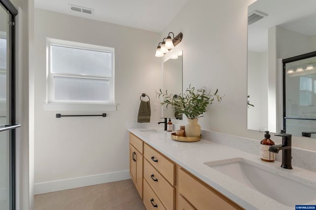 5611 Jeremy Valley Dr SE, Salem, OR 97306