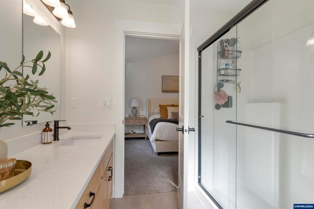 5611 Jeremy Valley Dr SE, Salem, OR 97306