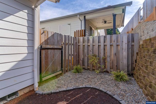 5611 Jeremy Valley Dr SE, Salem, OR 97306