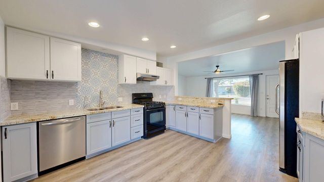 4537 E Devonshire Avenue, Phoenix, AZ 85018