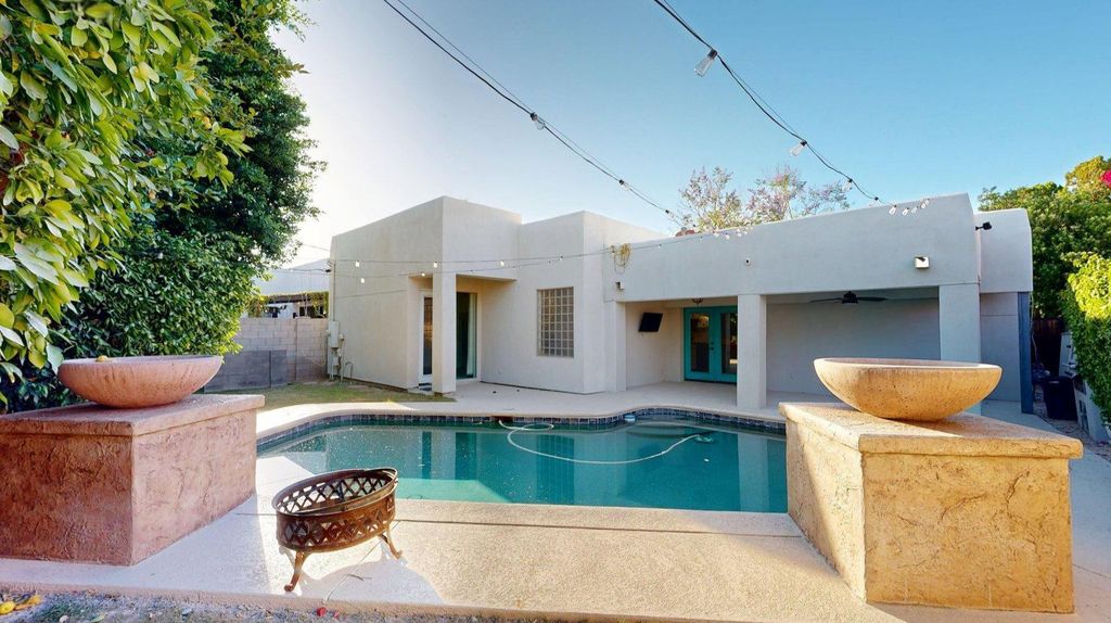 4537 E Devonshire Avenue, Phoenix, AZ 85018