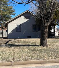 623 N Bluff Ave, Anthony, KS 67003