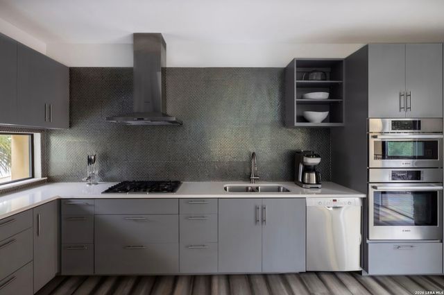 1519 S Presa, San Antonio, TX 78210