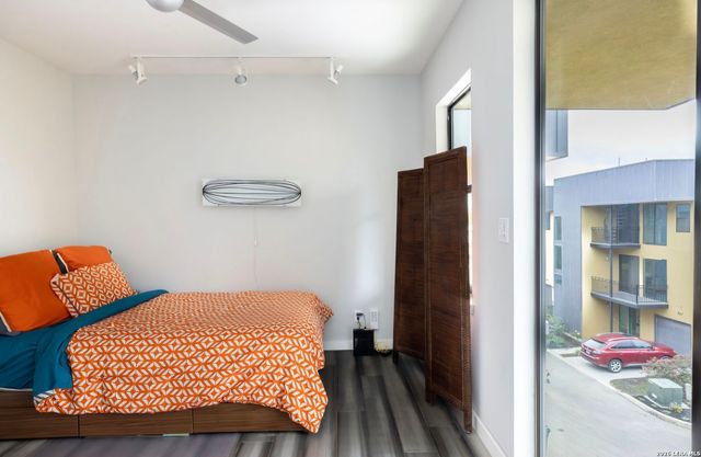 1519 S Presa, San Antonio, TX 78210